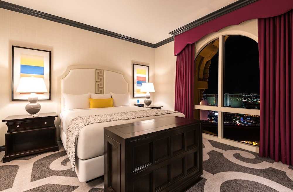 Bordeaux Charlemagne Suite King