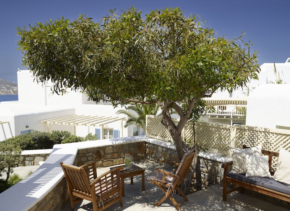Vencia 3-Bedroom Villa - Photo 4