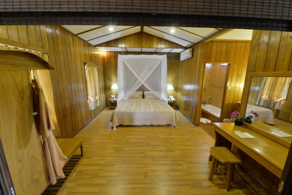 Floating Bungalow photo 1