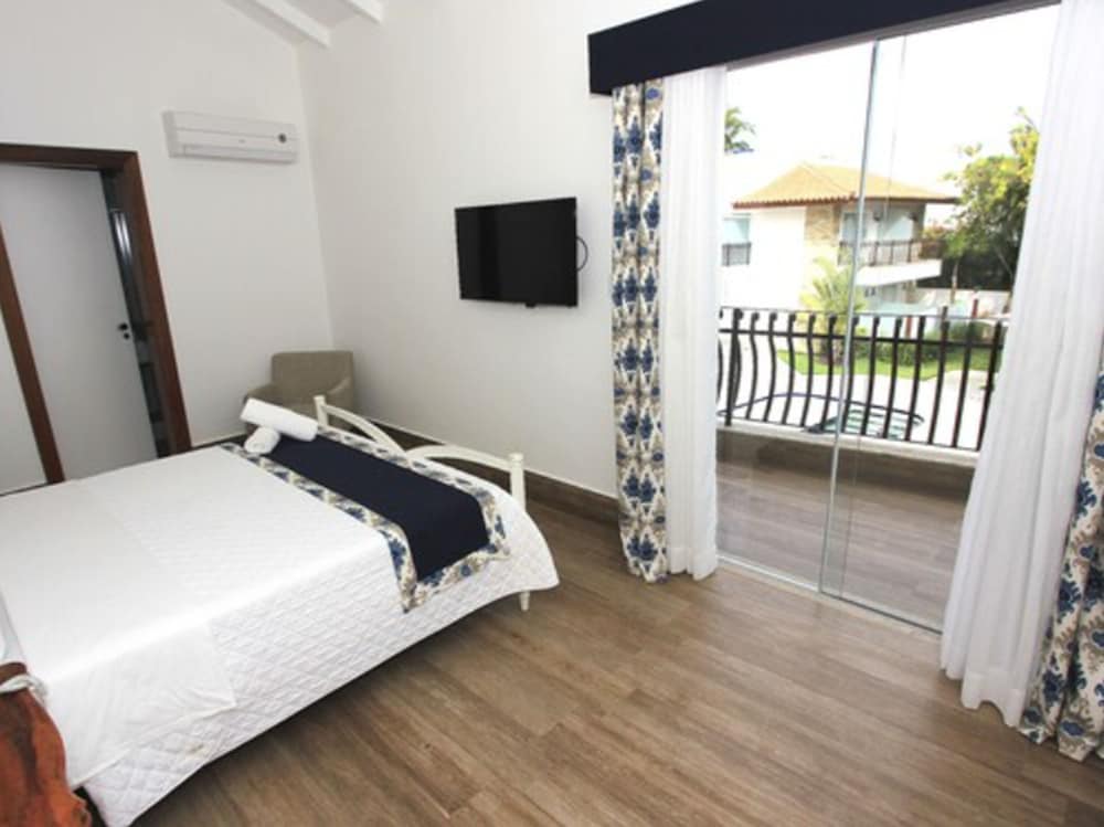 Deluxe Room, 1 Queen Bed, Pool View photo 1