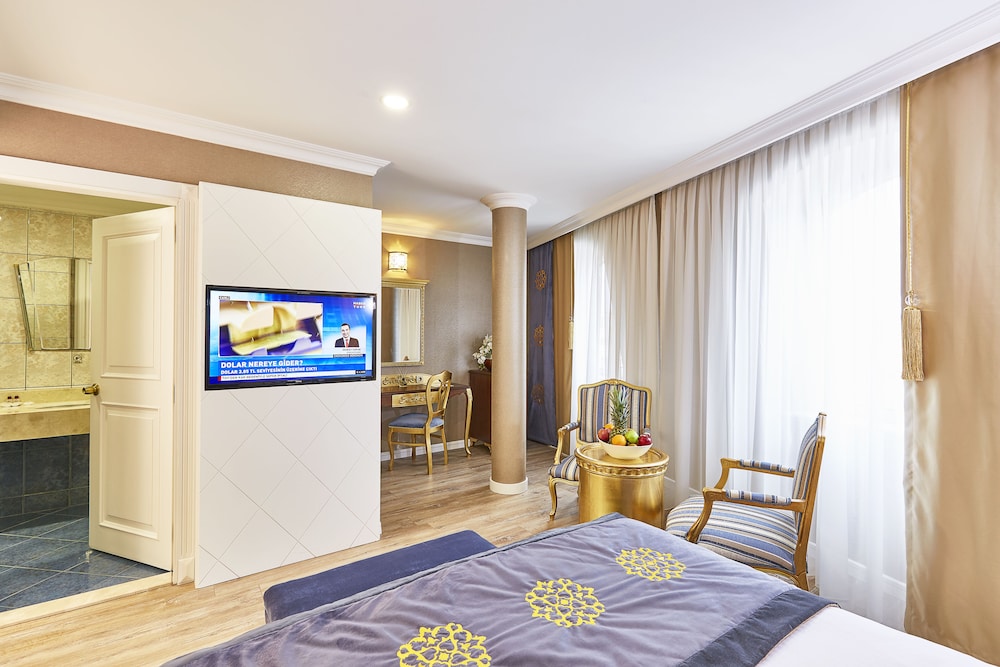 Luxury Suite photo 3