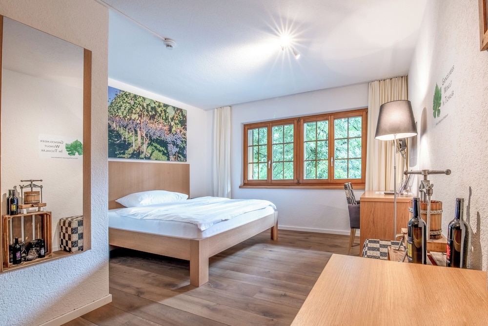 Classic Double Room, 1 Queen Bed - Photo 10