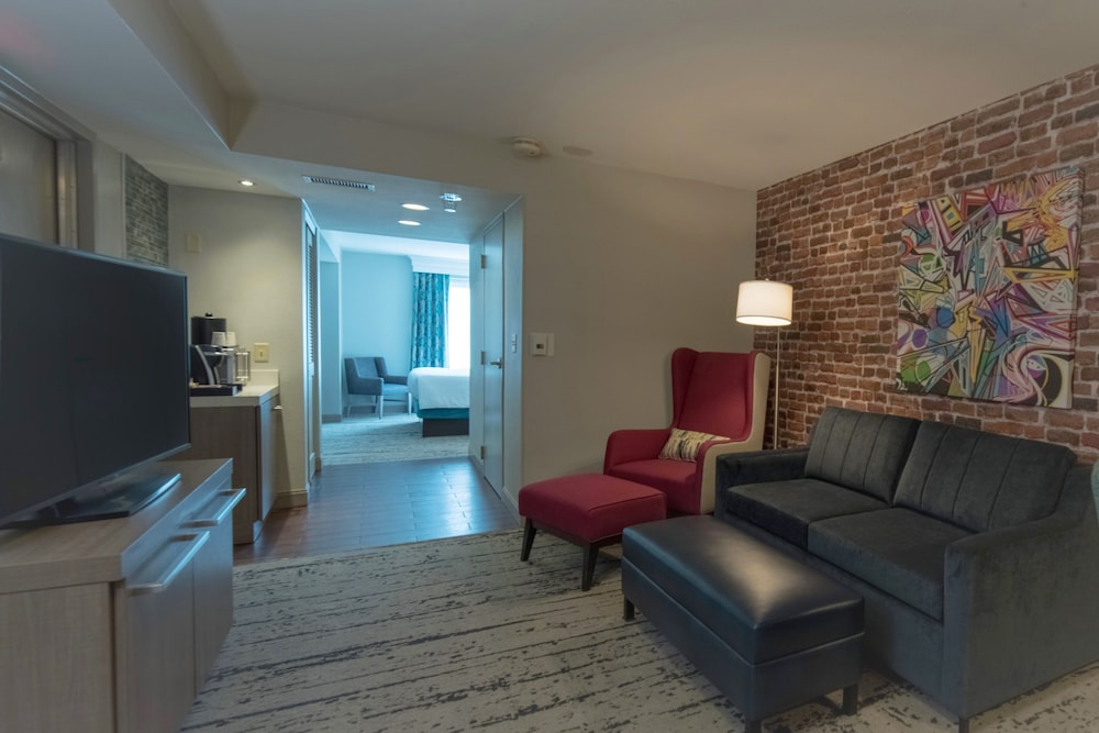 One Bedroom Suite  One King and One Sofa Bed photo 2