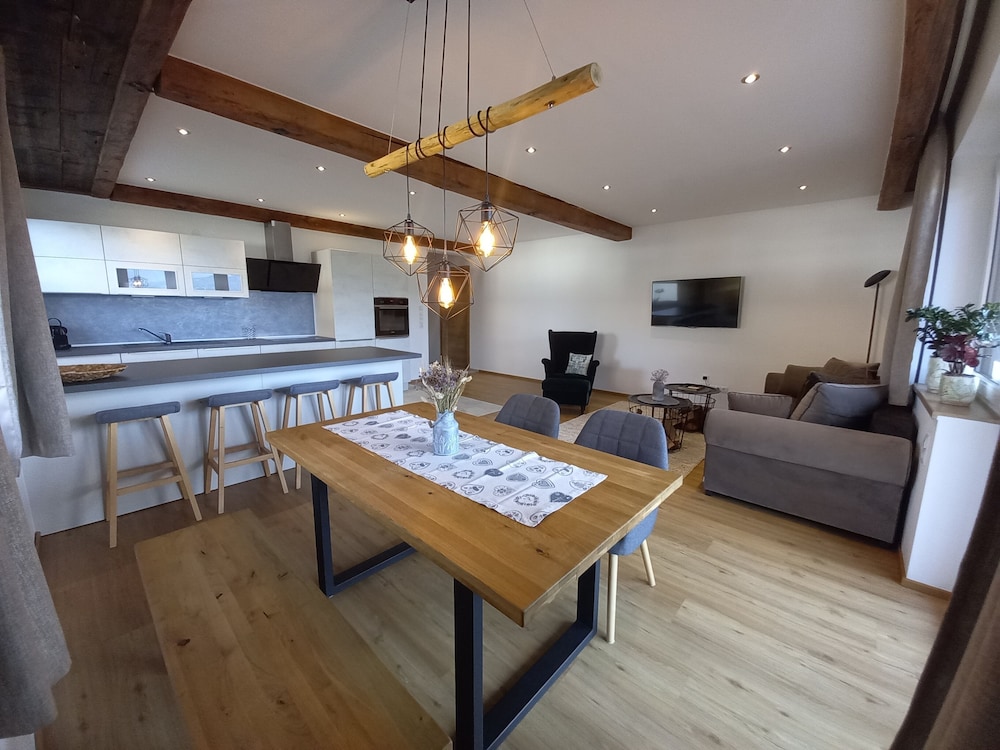 Classic Apartment, 2 Bedrooms, Terrace, Mountain View (Hohe Salve)