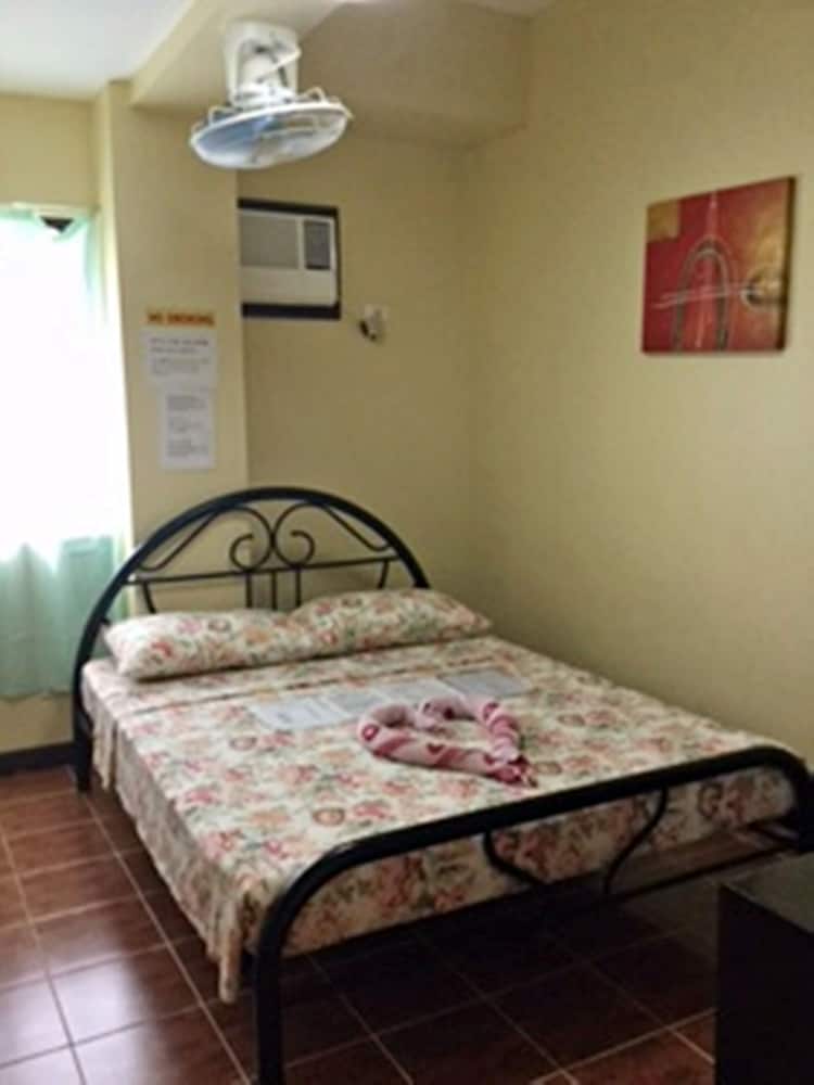 Room 8, Private Bathroom