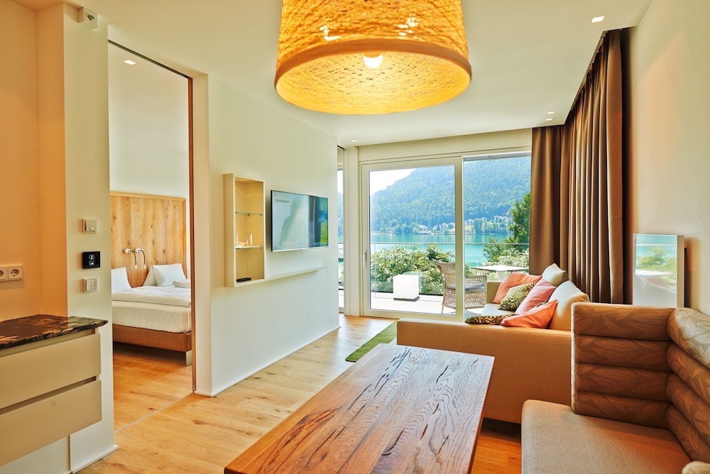 Panoramic Suite, 2 Bedrooms, Balcony, Lake View photo 1