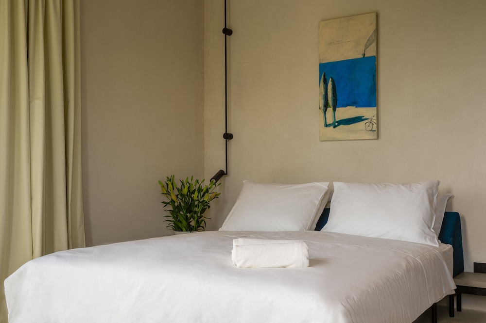 Deluxe Room, Multiple Beds photo 3