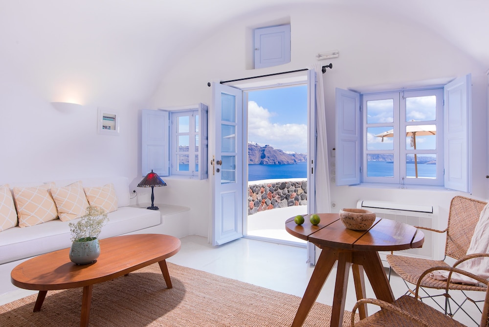 Valeriana Cliff House with Caldera View - Photo 2