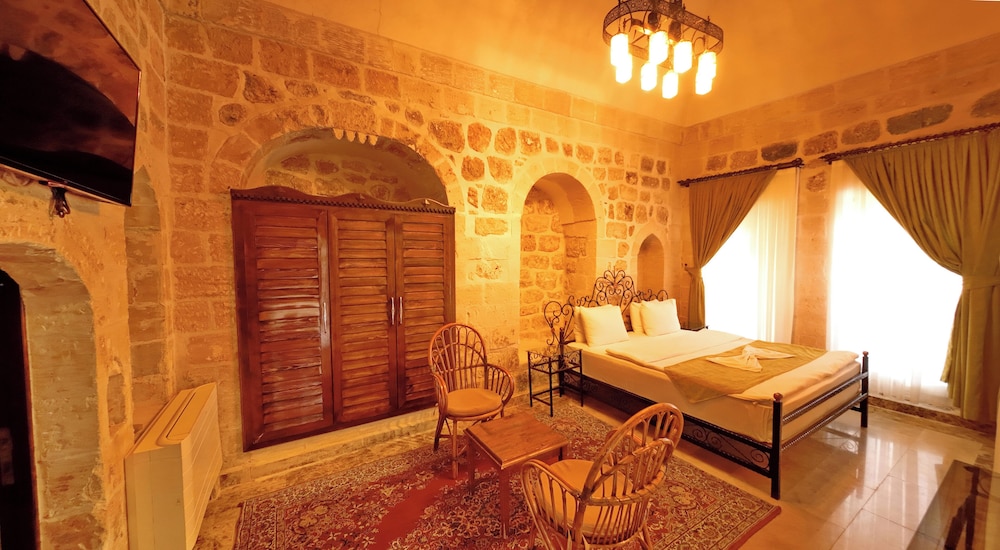 Deluxe Double or Twin Room - Photo 11