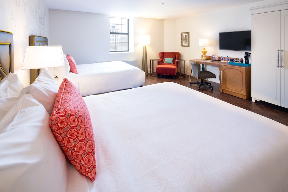 Room, 2 Queen Beds, Accessible - Photo 4