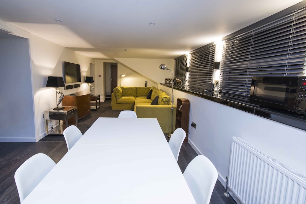 Suite, 2 Bedrooms photo 3