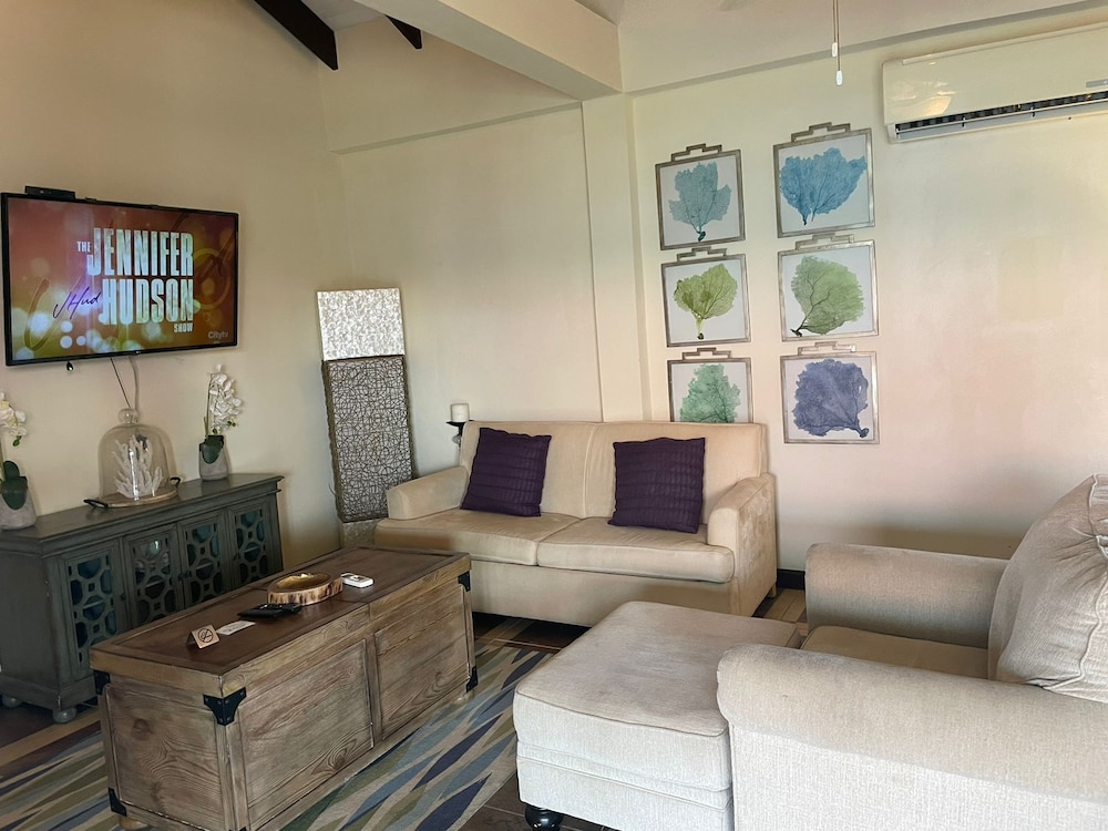Condo, 2 Bedrooms, Oceanfront photo 3