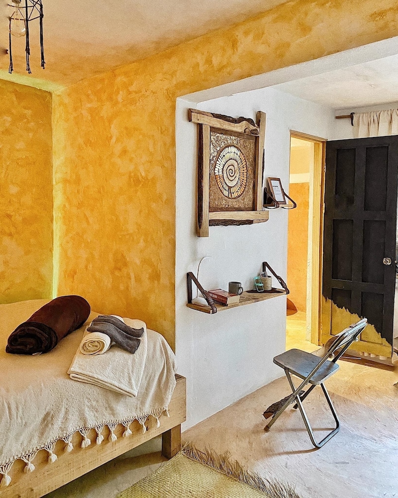 Deluxe Room - Photo 5