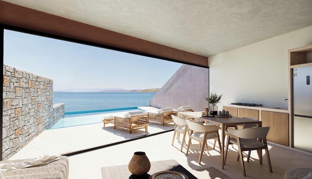Seafront One Bedroom Cave Suite with Private Pool