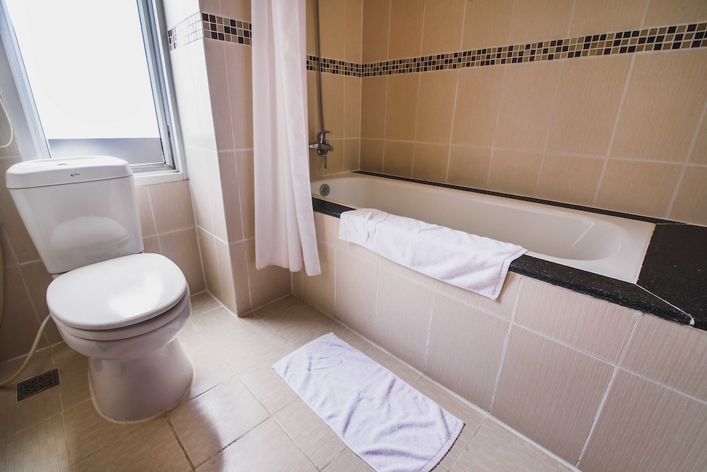 Deluxe Room, City View - Photo 10