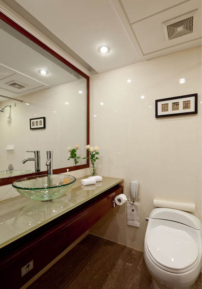 Executive Room, 1 King Bed - Photo 3