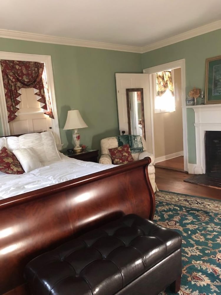 Room, Music Room - Private Bath photo 2