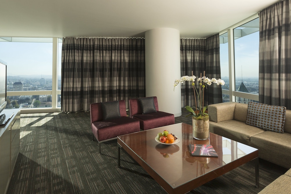 Suite with One King Bed