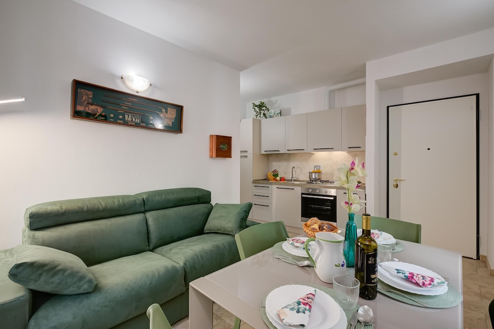Apartment photo 1