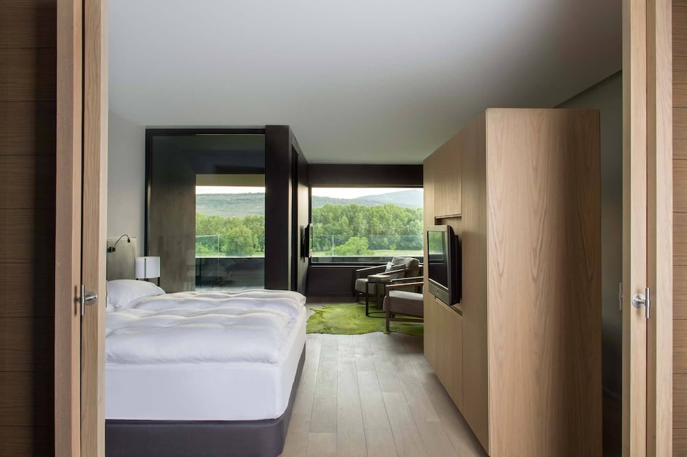 Grand Room (Deluxe) - Photo 2