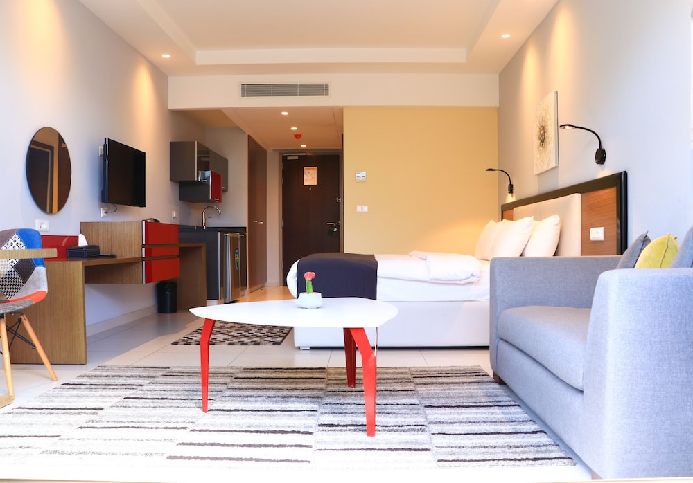 Junior Studio Suite, 1 King Bed, Sea View photo 1