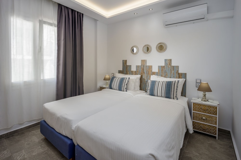 Luxury House photo 1