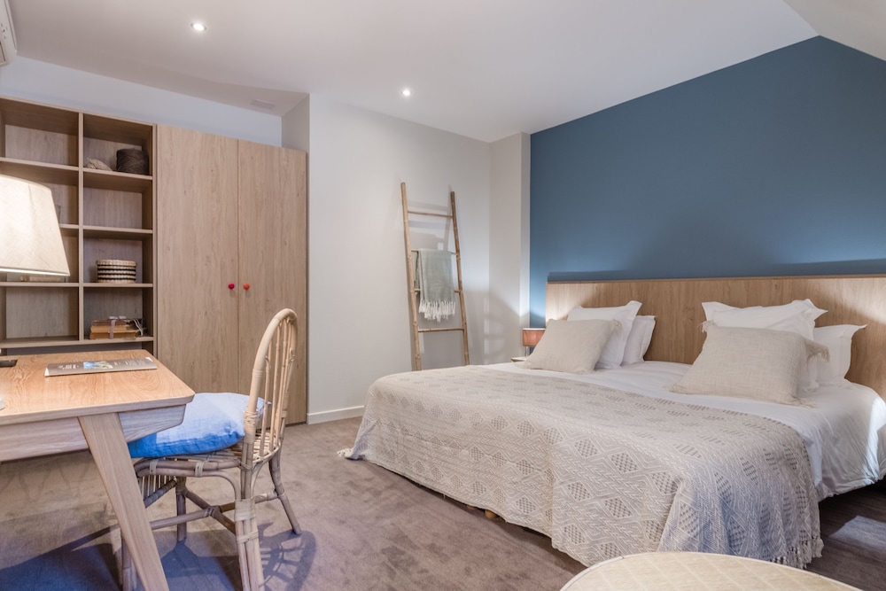Standard Double Room, City View (Tournette)