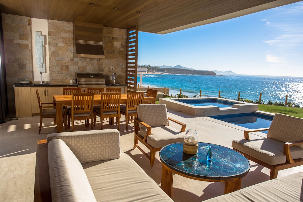 Villa, 4 Bedrooms, Oceanfront (with Pool)