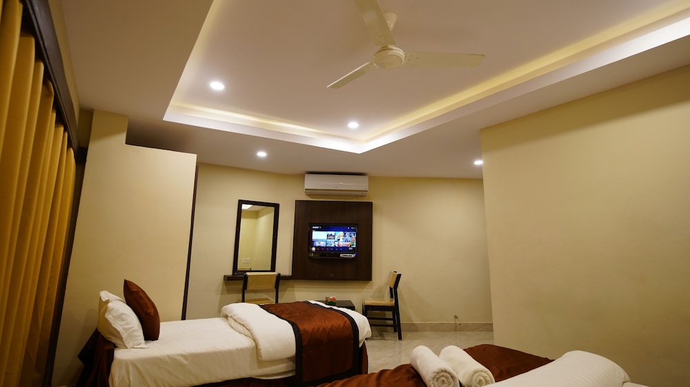 Deluxe Triple Room photo 2
