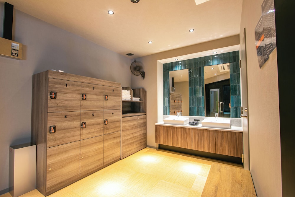 Deluxe Suite 5 Bed Spa & Sauna from 17:30~19:00 limited - Photo 4