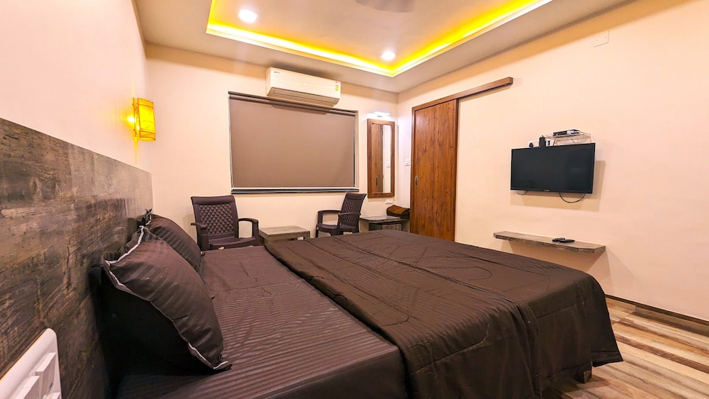 Deluxe Room - Photo 10