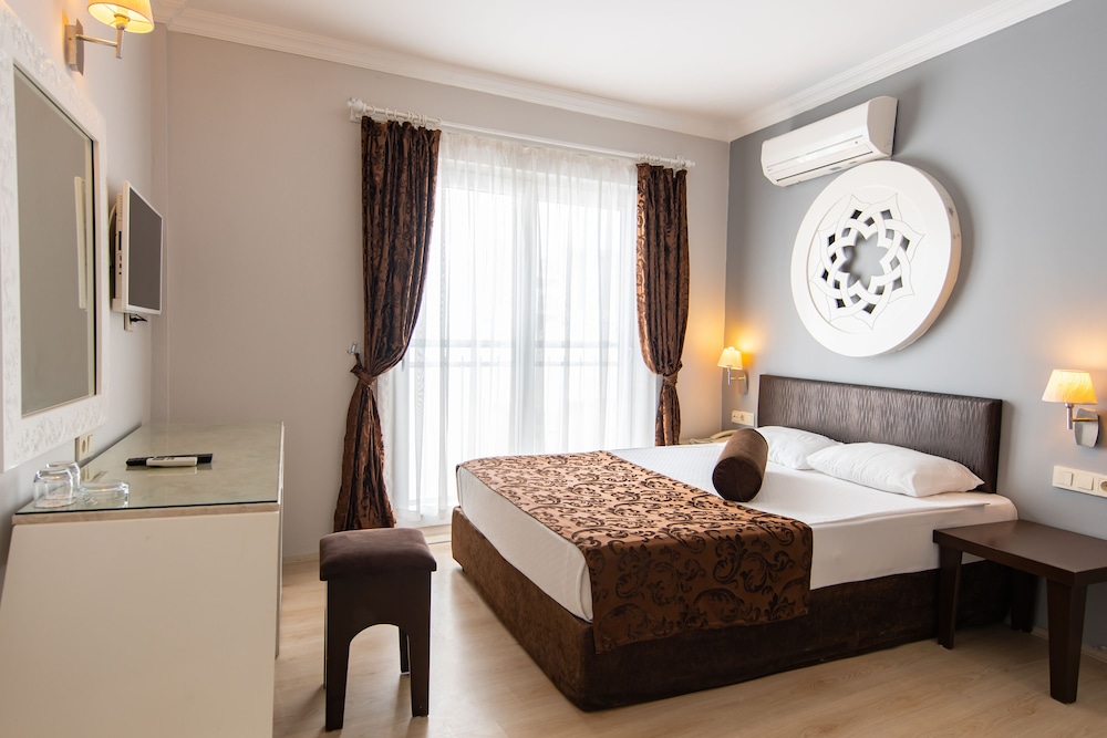 Economy Room