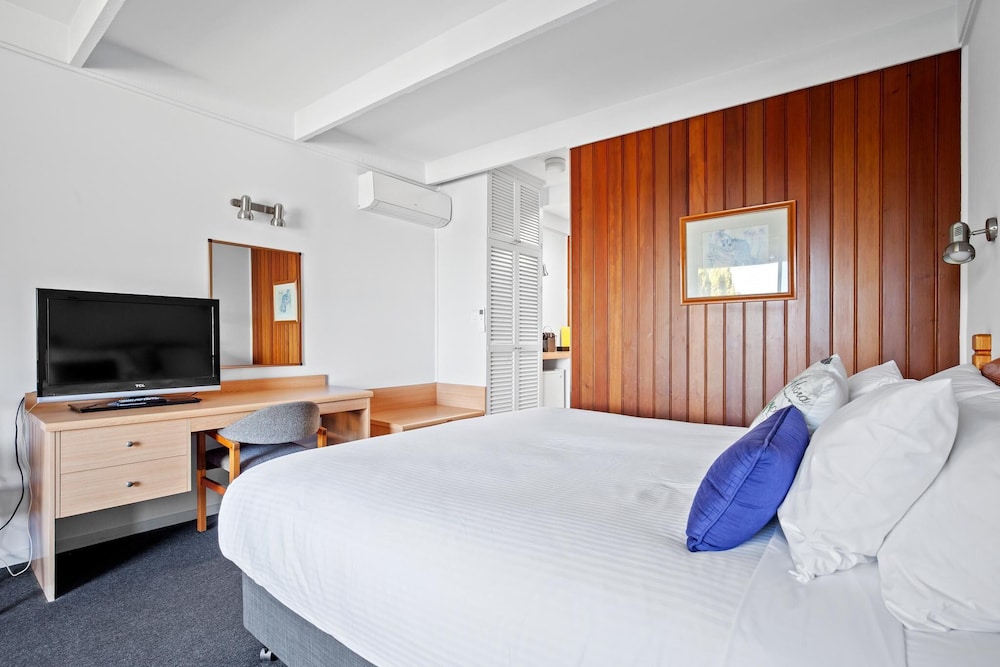 Premium Double Room, 1 King Bed photo 2
