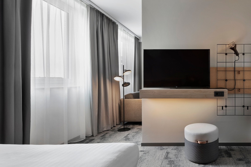 Room, 1 Queen Bed with Sofa bed