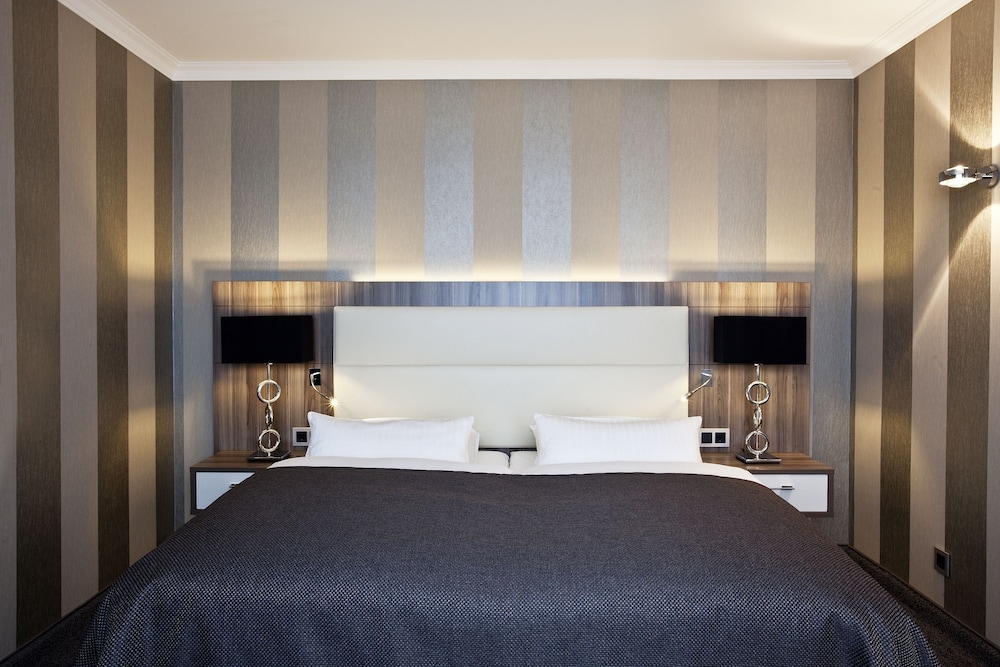 Standard Room, 1 Double Bed (Quiet Location) photo 3