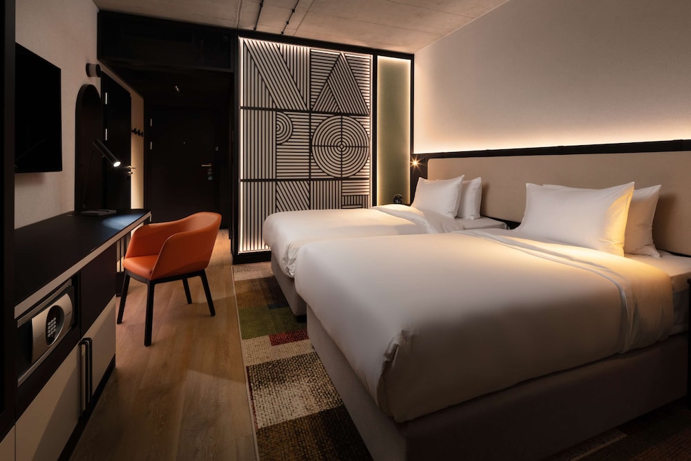 Room, 2 Twin Beds - Photo 2