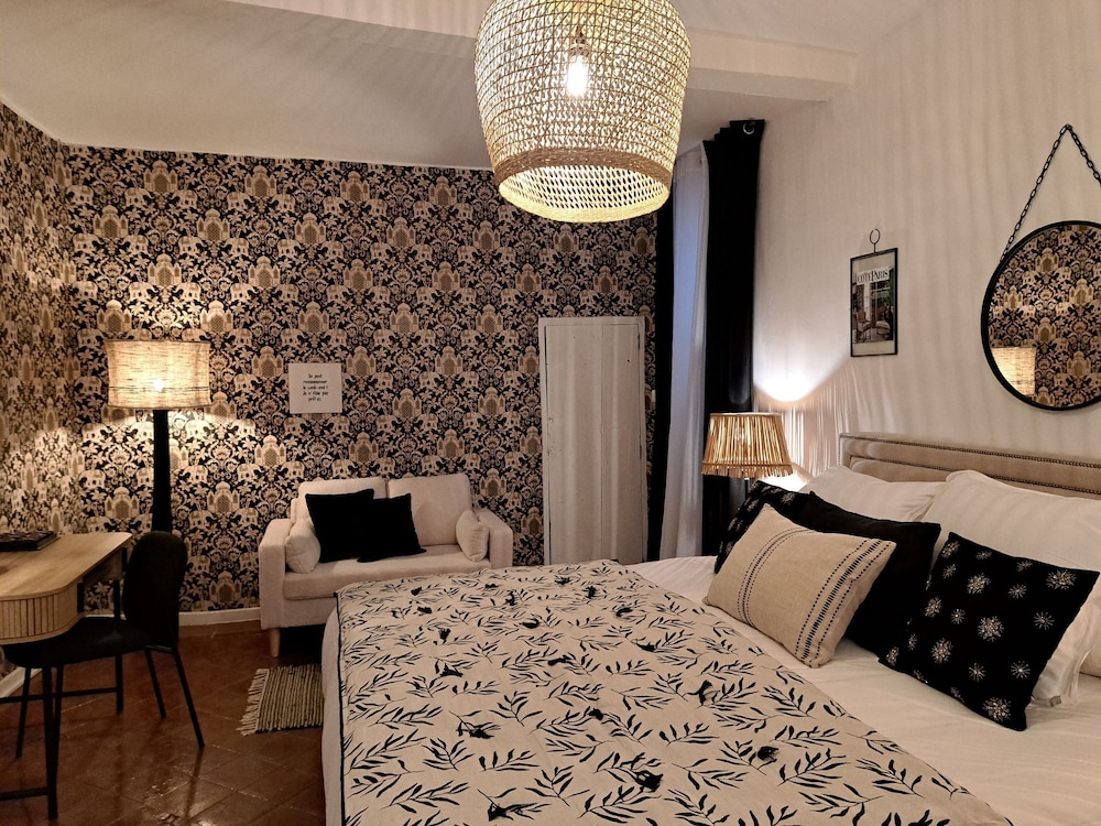 Deluxe Double Room photo 3