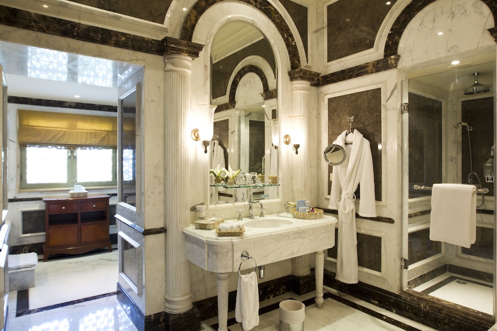 Grand Suite, 1 Bedroom, Lake View (Grand Presidential) Grand Suite, 1 Bedroom, Lake View (Grand Presidential)