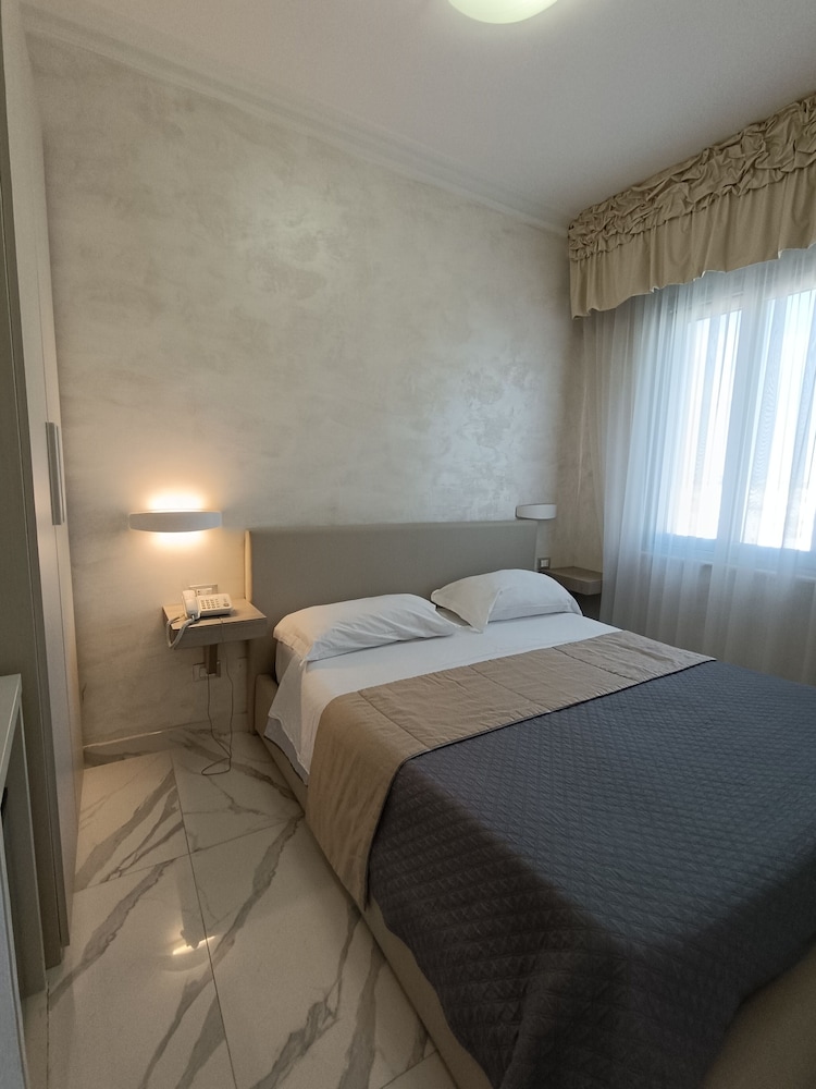 Economy Single Room