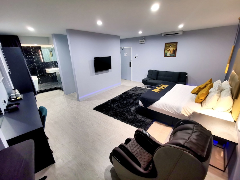 Presidential Studio Suite photo 3