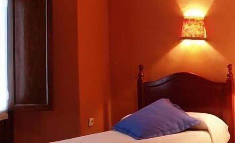 Single Room photo 3