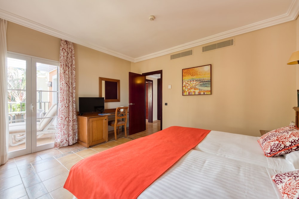 Junior Suite (2 Adults)