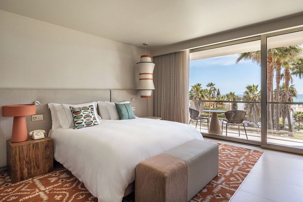 Premium Room - Photo 8