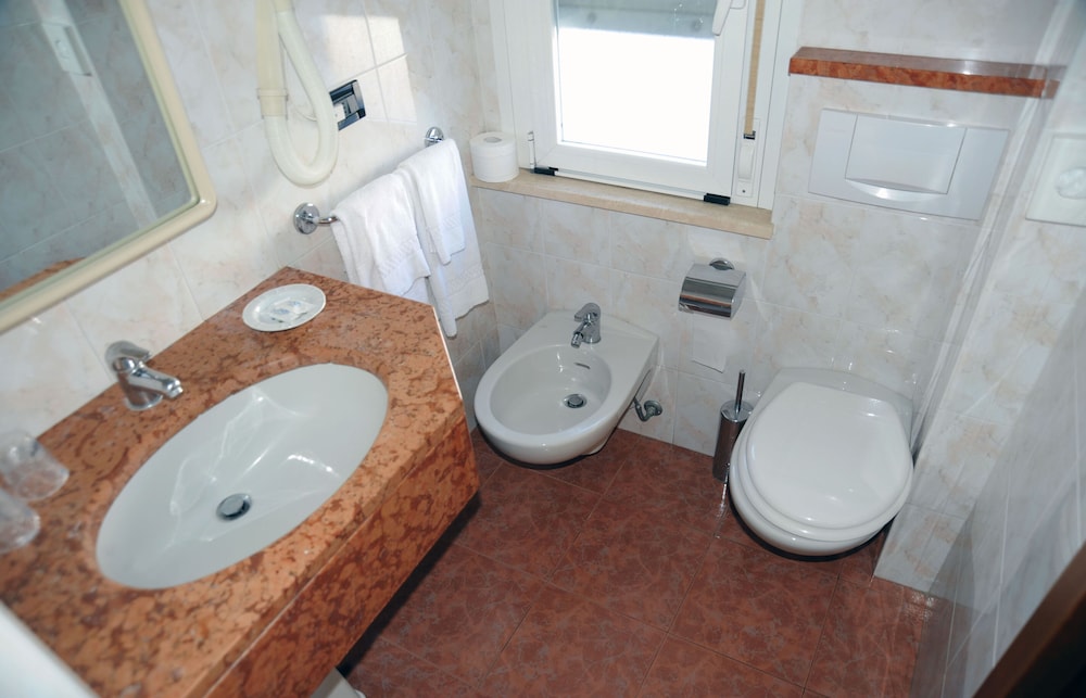 Quadruple Room, 1 Bedroom - Photo 5