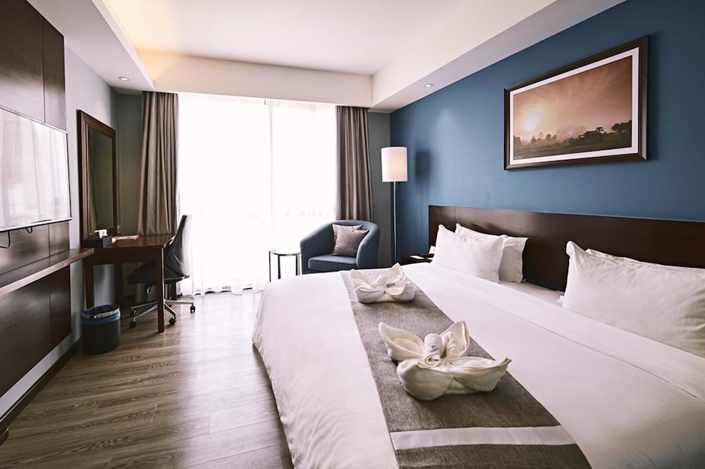 Premier Double Room, City View
