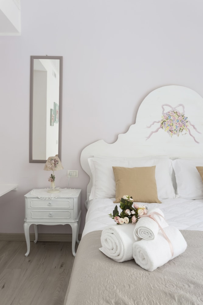 Classic Double Room, City View (Bouton de Rose)