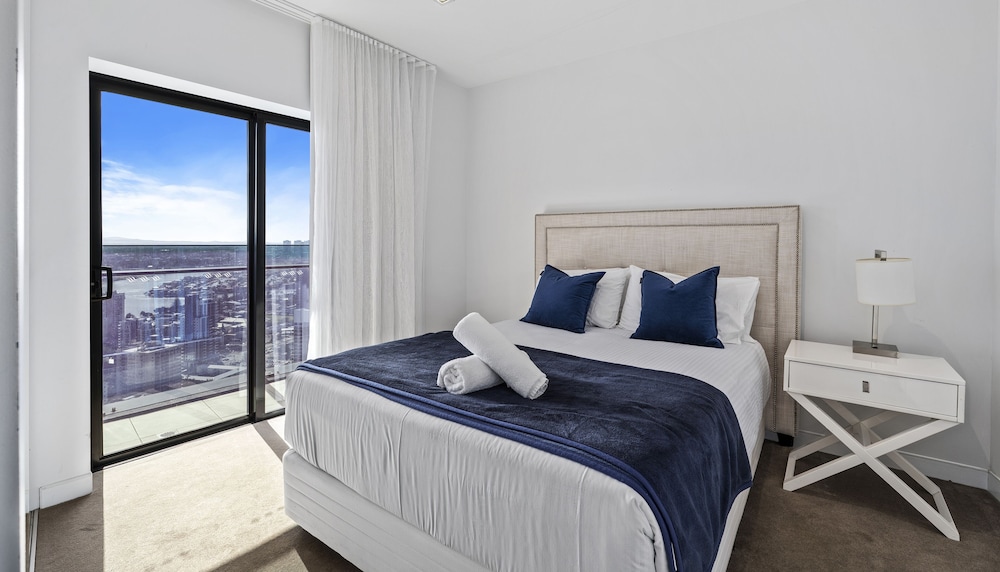 Level 43 Luxurious Apartment, 3 Bedrooms, Accessible, Ocean View photo 2