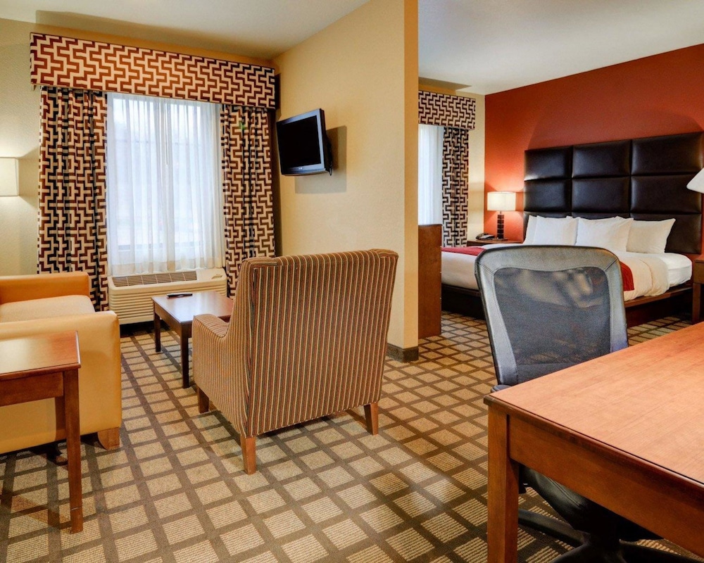 Suite, Multiple Beds, Non Smoking photo 2