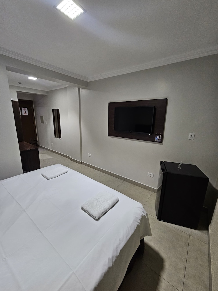 Deluxe Double or Twin Room, 1 King Bed photo 2