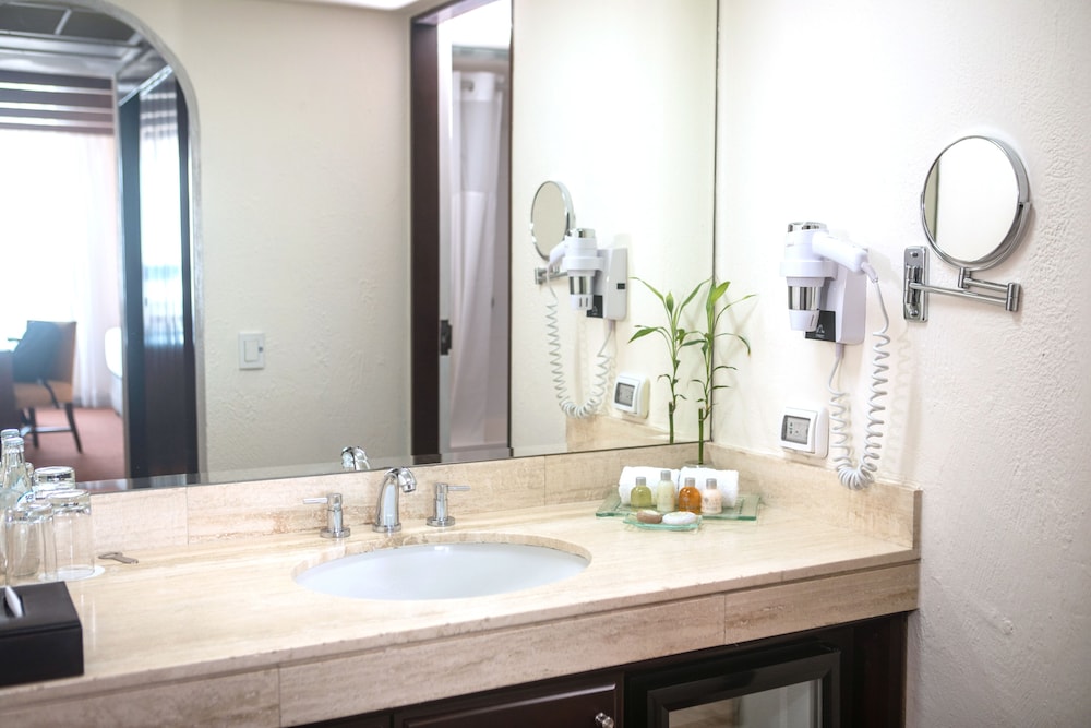 Traditional Room, 2 Double Beds - Photo 7